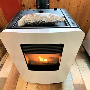 Poêle à granulés automatique sans fumée pour intérieur, haute puissance, chauffage biomasse et design de cheminée sécurisé – Vente en gros - Product Image 1