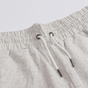 Conjuntos de dos piezas para hombre, camisetas y pantalones cortos deportivos informales de verano en color gris jaspeado. - Product Image 4