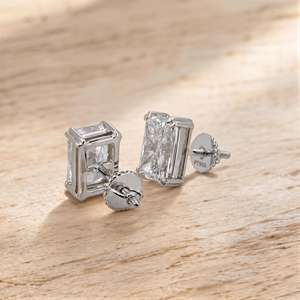 Boucles d'oreilles clous en diamant de laboratoire taille Radiant, or massif 10K 14K 18K, clarté E, VVS, certifiées IGI - Product Image 3