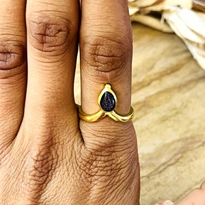 Nouvel Arrivage : Bagues en Laiton, Bague Délicate en Pierre de Soleil, Bijoux Bohèmes en Laiton pour Femme, Bague Couronne Ondulée Plaqué Or 18 carats pour Vente en Gros/OEM/ODM - Product Image 6