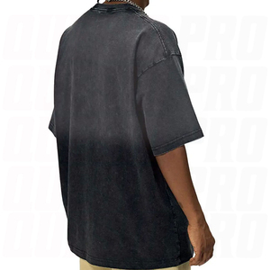 Venta al por mayor de camisetas oversize con lavado ácido y efecto desgastado por el sol, 100% algodón, cómodas y a la moda, estilo streetwear con estampado gráfico. - Product Image 6
