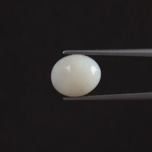 Opale blanche naturelle 3,60 carats, taille ovale, certifiée IGI, traitée à la cire/huile, 6 mm, pierre précieuse en vrac, vente en gros, fabrication de bijoux fins - Product Image 1