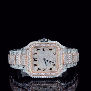 Montre élégante pour homme avec bracelet en caoutchouc, cadran entièrement serti de diamants, accents en or rose bicolore, chiffres uniques, de haute qualité et luxueuse - Product Image 1