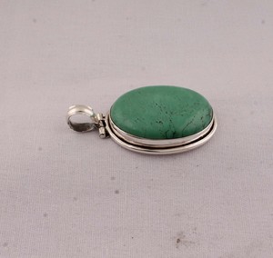 Grand pendentif naturel en argent sterling 925, bijoux vintage, vente en gros, collier à grosse pierre précieuse verte pour femme - Product Image 1