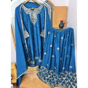 Conjunto de ropa de fiesta de diseñador para mujer - Product Image 2