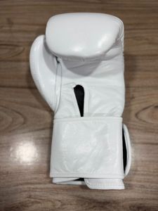 Nuevos Guantes de Boxeo Blancos de Alta Calidad, Cuero Vacuno Genuino, Logotipo Personalizado, Cierre de Correa Impermeable - Product Image 4