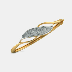 Brazalete Abierto de Oro con Diseño de Ondas y Diamantes - Product Image 1