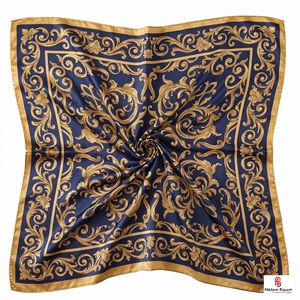 Écharpe carrée personnalisée de qualité supérieure avec pompon, douce et légère, foulard de mode pour femme, fabricant et fournisseur OEM ODM - Product Image 6