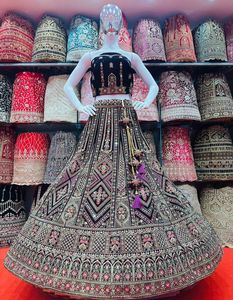Luxueux hiver mariée Lehenga Choli adultes embelli miroir Jarkan pierres grand Flair longue Blouse Dupatta superbe indien - Product Image 3