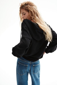 Sweat à capuche zippé court noir pour femme, coupe oversize, grammage lourd, avec logo personnalisé, effet délavé à l'acide, respirant, en coton, style streetwear, vente en gros 2026 - Product Image 3