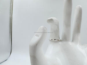 Anillo de racimo de plata 92,5 elegante y elegante para mujer - Product Image 3