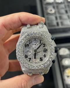 Montre en moissanite de style japonais la plus vendue, résistante aux chocs et étanche, idéale pour les activités de plein air, disponible à la vente - Product Image 1