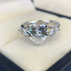 Trendy 4 Carats Heart Shape Moissanite 18K White Gold <b>Fine</b> Jewelry Women's Romantic Solitaire <b>Ring</b> for Anniversary Engagement - Product Image 5