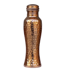 Bouteille d'eau de style moderne, prise en main facile, 100% cuivre, design martelé personnalisé, bouteille d'eau ayurvédique pour boisson - Product Image 1