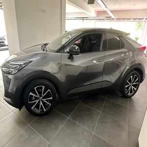 Toyota C-HR Hybride FWD Team Deutschland SUV Compact Hybride Transmission Automatique Économe en Carburant Conduite à Gauche - Product Image 2