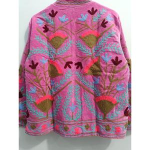 Veste d'hiver courte en velours rose pour femme avec col mandarin et broderie florale, doublure en coton - Idéale pour les fêtes et les cadeaux - Product Image 4