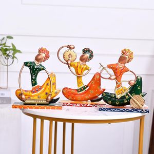 Décoration intérieure avec figurines de musiciens assis (lot de 3) avec instruments de musique pour la décoration de bureau, de bureau d'étude ou d'étagère, en gros - Product Image 4