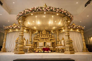 Mandap Tradicional Estilo Templo con Cúpula Tallada en Forma de Loto, Mandap de Fibra Premium para Bodas de Destino, Mandap Blanco para Bodas - Product Image 6