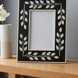 Cadre photo élégant en os incrusté, motif floral noir, décoration moderne pour la maison - Product Image 3