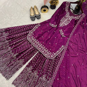 NUEVO TRADICIONAL CONJUNTO FESTIVO DE SHARARA Y PLAZO CON BORDADO DE ENCAJE DE LUJO Y DUPATTA DE SEDA CHIFFON PESADA - Product Image 3