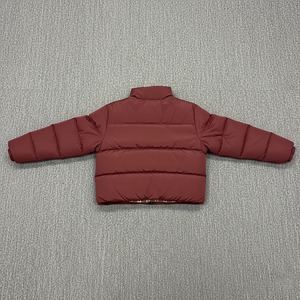 Chaqueta de Invierno Acolchada para Hombre, Detalles Reflectantes de Seguridad, Diseño Clásico Negro Acolchado, Patrón Impreso, Exterior de Algodón, Capucha Desmontable - Product Image 3