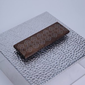 Caja de dulces WoodPearl Noor – Organizador de dulces artesanal de madera, metal e incrustaciones de nácar acrílico para el Ramadán 2027, Iftar y Eid - Product Image 3