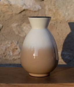 Vase rond texturé de luxe moderne |   Vase créatif en céramique dorée |   Vase décoratif élégant en spirale géométrique pour comptoir - Product Image 4