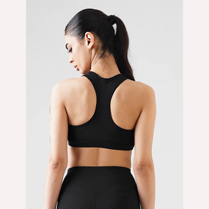 เสื้อชั้นในกีฬาผู้หญิงไร้ตะเข็บ สีดำล้วน คอกว้าง ทรง Racerback แบบครอปท็อป ระบายอากาศได้ดี ผลิตจากผ้าสแปนเด็กซ์และโพลีเอสเตอร์ ยืดได้สี่ทิศทาง เหมาะสำหรับโยคะระดับกลาง - Product Image 5