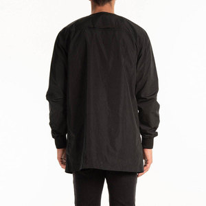 เสื้อแจ็คเก็ตโค้ชผู้ชายน้ำหนักเบา กันน้ำ สำหรับฤดูใบไม้ผลิและฤดูหนาว ทำจากไนลอน สำหรับกิจกรรมกลางแจ้ง พร้อมดีไซน์ตัวอักษรโลโก้ด้านหน้า - Product Image 6