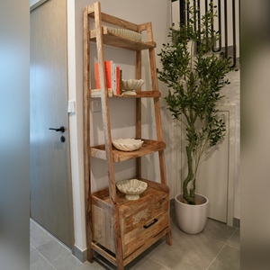 Étagère en bois Vandana Altis Falcon, design moderne et minimaliste en bois massif, meuble de rangement - Product Image 1
