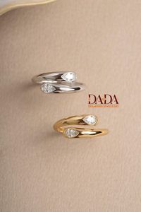 Anillo Artístico con Diamante Cultivado en Laboratorio en Forma de Pera, Joyería Contemporánea con Banda Abierta, Regalo de Aniversario de Bodas - Product Image 6