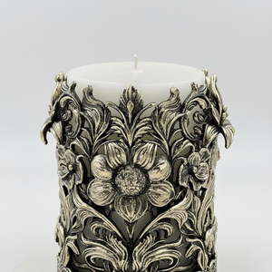 Candelabro Floral Escultural de Hierro (Acabado Antiguo) Hecho a Mano, Decoración Natural para el Hogar en Navidad - Product Image 4