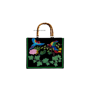 Sac fourre-tout en toile perlée avec une poignée en bambou faite à la main, doté d'un grand ouverture large personnalisable pour les fans de sport - Product Image 5