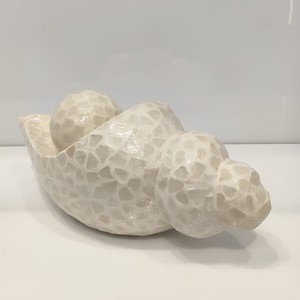 Escultura de concha marina en venta, estatua decorativa hecha a mano de nácar, figurita hecha en Vietnam. - Product Image 3