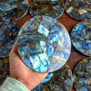 Décoration de maison de luxe, plateau de service en pierre d'agate violette naturelle, géode, marbre, avec poignée en laiton - Product Image 1