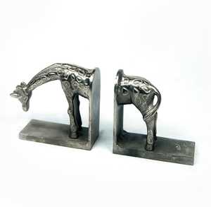 Sujetalibros de Jirafa de Plata Antigua, Juego de 2 Esculturas Decorativas de Animales de Aluminio con Elegante Base Metálica, Soportes de Libros de Lujo - Product Image 4
