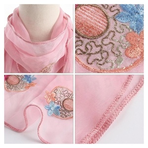 Pañuelo de Gasa Rosa para Mujer NORTH APPROACH, Bordado Floral, Estilo Dulce y Largo, Accesorio de Moda para Todas las Temporadas - Product Image 4