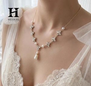 Collier de perles avec diamant de laboratoire taille marquise, grappe florale, chaîne de perles rondes alternées et pendentif perle goutte d'eau - Product Image 3