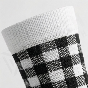 Chaussettes de sport de compression élastiques protectrices pour la cheville, couleur personnalisée, respirantes, pour la performance athlétique et l'entraînement en salle de sport - Product Image 4