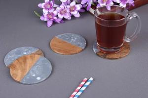 Sous-verres carrés modernes faits à la main en résine et bois, diamètre 35 mm, tapis de boisson haut de gamme pour la décoration intérieure et la protection de table - Product Image 6