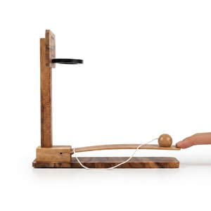 Jeu de basket-ball en bois artisanal avec lanceur à ressort intégré, ballon et panier de table pour le plaisir en famille - Product Image 6