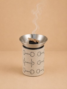Quemador de incienso cilíndrico de tela con estampado de bocado ecuestre, con plato de carbón de acero inoxidable para resina de incienso Oud - Product Image 1