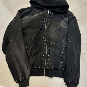 Veste zippée en molleton français pour homme, personnalisée OEM, hiver, écologique, effet délavé soleil, streetwear fonctionnel, délavé à l'acide, avec rivets et strass, grammage lourd - Product Image 5