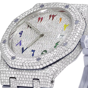Montre de luxe en moissanite étincelante avec un design exclusif et une élégance intemporelle pour les occasions spéciales, provenant d'Inde. - Product Image 5