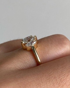 แหวนมอสซาไนต์ทรงมาร์คีส์ 1.50 กะรัต ทองคำแท้ 14K แหวนหมั้นสามเม็ด สไตล์อาร์ตเดโค สำหรับเจ้าสาว ของขวัญวันครบรอบ - Product Image 4
