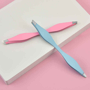 Prix de gros Pince à épiler de beauté à double embout pointu, légère, en acier chirurgical de luxe, pour usage professionnel des sourcils - Product Image 1