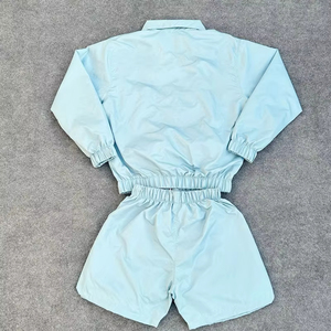 Ensemble décontracté unisexe en satin avec fermeture éclair, coupe-vent deux pièces et short, couleur personnalisée, 100 % polyester respirant, pour le jogging estival – Vente en gros - Product Image 2
