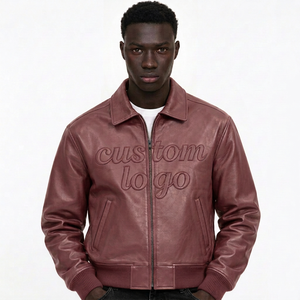 Chaqueta Varsity de Cuero Personalizada para Hombre, Chaqueta Bomber de Cuero con Parches de Letras de Chenilla, Mangas de Lana y Cierre de Botones a Presión - Product Image 6
