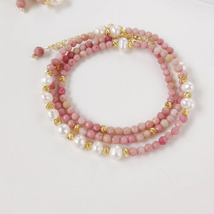 สร้อยคอหินธรรมชาติอเนกประสงค์ทันสมัย พร้อมไข่มุกน้ำจืดสีชมพู สายคล้องคอแบบปรับได้ สร้อยคอแฟชั่นสำหรับใส่กับเสื้อสเวตเตอร์ - Product Image 3