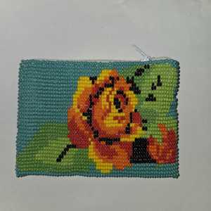 Porte-monnaie perlé fait main : motif rose en verre tchèque - Product Image 4